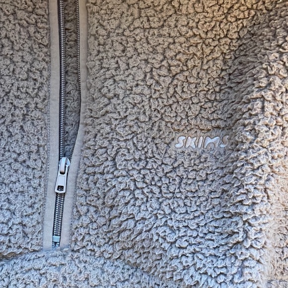 Skims pullover - Picture 3 of 3